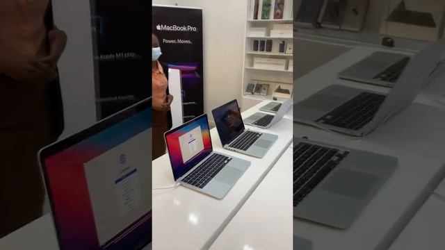 MacBook Air M1 Chip 512GB Unboxing at Salute iWorld смотреть онлайн