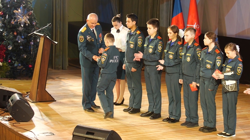 Российские спасатели отметили свой профессиональный праздник