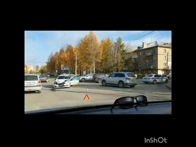 ДТП с патрульной машиной Ухта смотреть онлайн