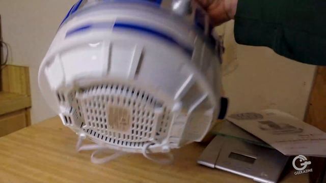 Unboxing the R2D2 Toaster (and Making Toast) смотреть онлайн