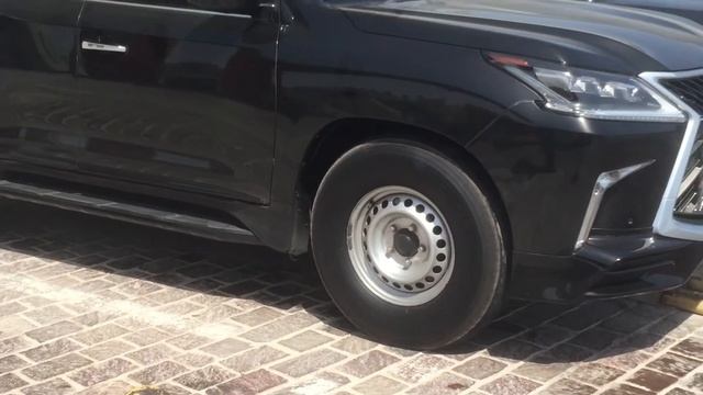 Штампованные диски на новом Лексусе смотреть онлайн