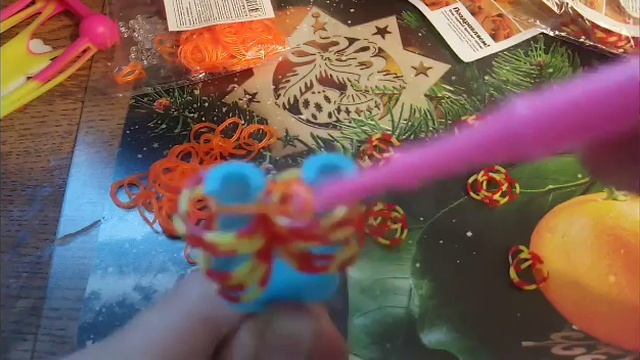 Брелок перо сказочная птица из резинок на РОГАТКЕ! смотреть онлайн