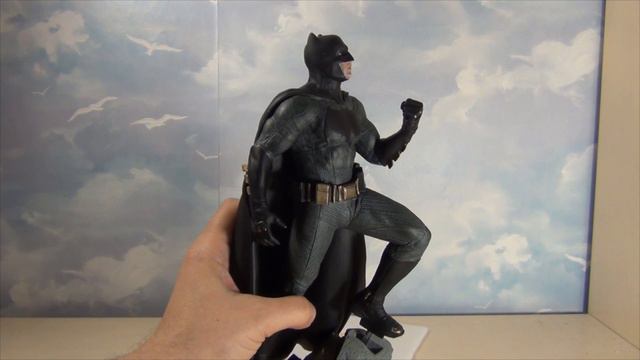 Бэтмен против Супермена  [Гифсет,2хBlu-ray, Фигурка Бэтмена]