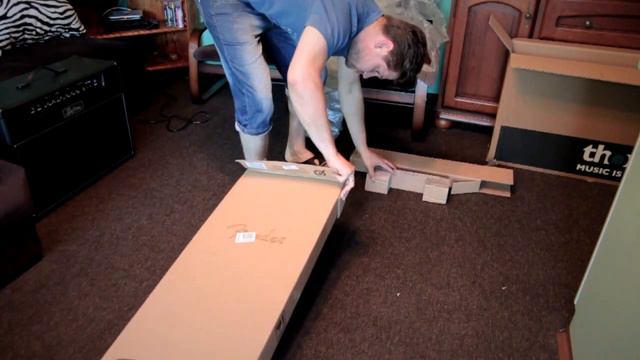 unboxing - kustom kg100fx 212 & squier telecaster affinity left handed смотреть онлайн