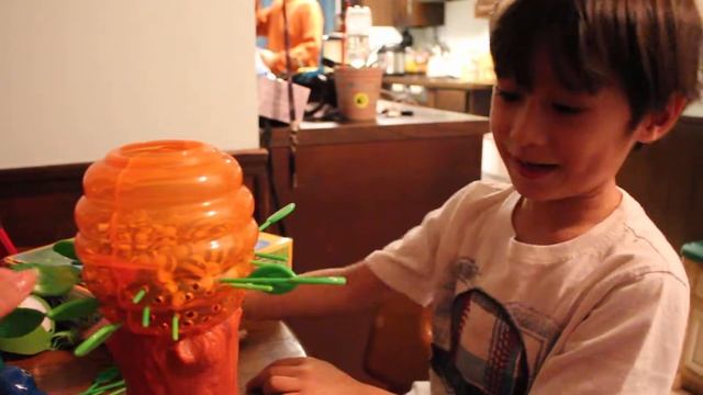 Filam 5 years old reviews Honey Bee Tree game смотреть онлайн