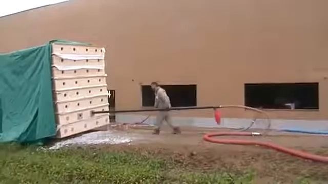 Задувка эковаты в панели на заводе смотреть онлайн