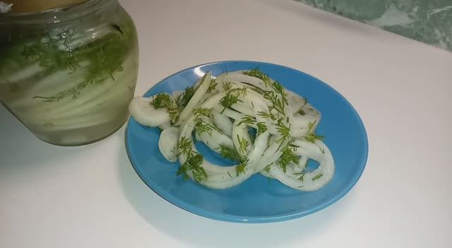 Ну Почему я Раньше ТАК не Мариновала Лук!_ Без Горечи с Приятным Пряно-Сладким Вкусом!! (720p).mp4