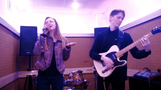 Владислава Лысенко (VApriL) - Влюблена (авторская песня) смотреть онлайн