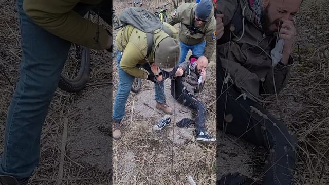 Guy bitten by rattle snake смотреть онлайн