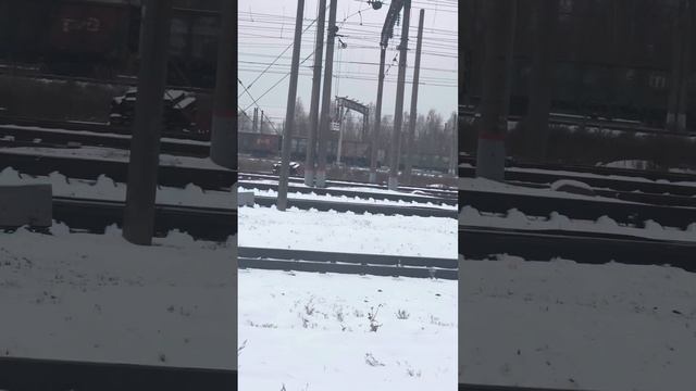 Поезда в Юдино. 2ТЭ25КМ-0471 с грузовым поездом, ЧМЭ3Э-6878. Казань. смотреть онлайн