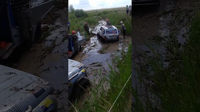 "Грязный танцы" Гонки на внедорожниках по грязи Омская область смотреть онлайн