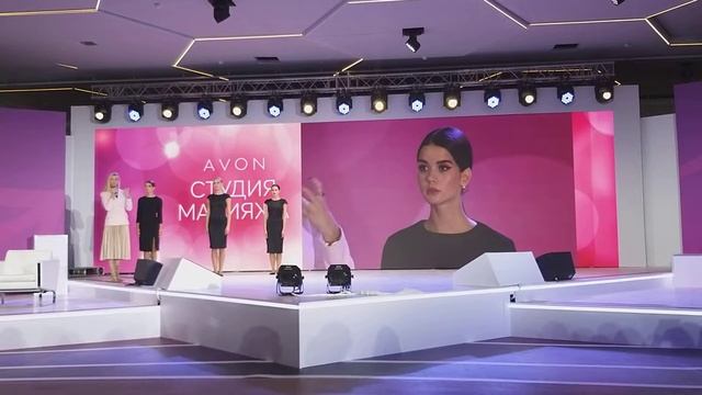 Описание 1-го макияжа. Елена Крыгина .Известный ТОП визажист России .Конференция AVON Москва 01.10. смотреть онлайн