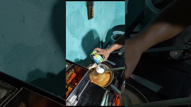 Tom Kha Kai With Prawns.  Суп Том Ям на кокосовом молоке с креветками.