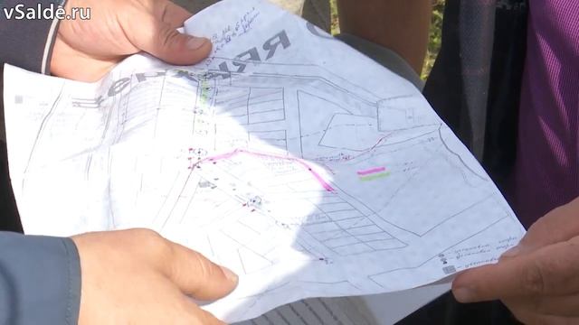 В микрорайоне «Юго-Западный» в Верхней Салде монтируют линию электроснабжения смотреть онлайн