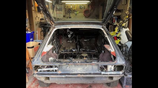 VW Scirocco Restore - aka Black Beauty смотреть онлайн