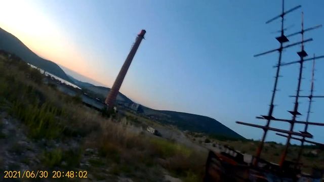 Территория заброшенного завода ,на которой проводится ежегодный байк слет Ночных Волков смотреть онлайн