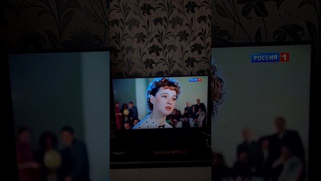 Я же говорила, что смотрю советские фильмы. Вот поздравление от туда смотреть онлайн