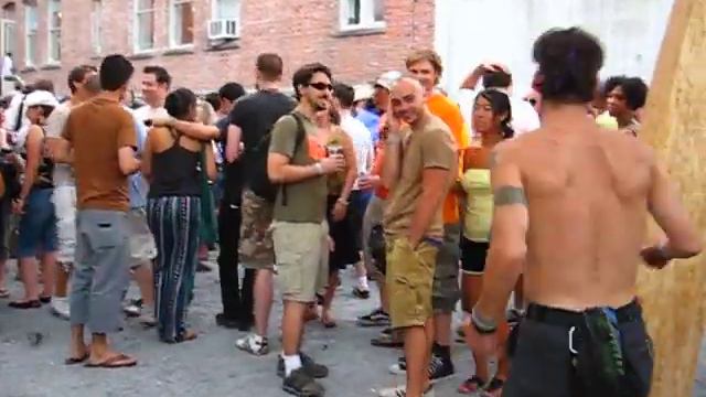 Dancing Under the Influence of ? смотреть онлайн