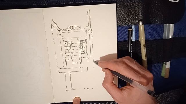 Зарисовка старого дома. Простые правила построения рисунка //Смешанная техника. смотреть онлайн