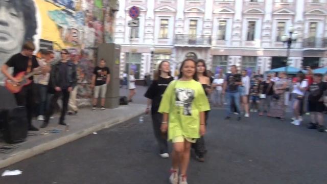 ДЕНЬ ПАМЯТИ ВИКТОРА ЦОЯ У СТЕНЫ ЦОЯ 15 АВГУСТА 2022 - ПЯТАЯ ЧАСТЬ смотреть онлайн
