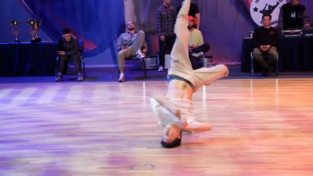 top8 bboy Space Up vs MethodEd - брейкданс чемпионат г.Москва смотреть онлайн