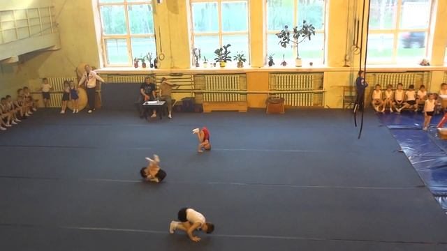 00006 Матвей, вольные упражения (разминка) смотреть онлайн