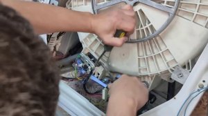 Замена ТЭНА на стиральной машине| Индезит| Своими руками.