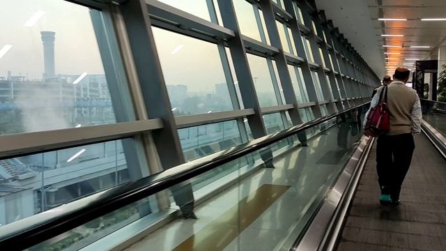 Аэропорт имени Идиры Ганди, выход на посадку смотреть онлайн