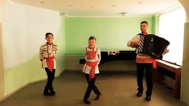 "А мы хорошие ребята" м.и с.А.и Г. Заволокиных.Исп.Сафронов и Цуканов.Рук.Л.В.Тимошенко,к.А.Н.Целик смотреть онлайн