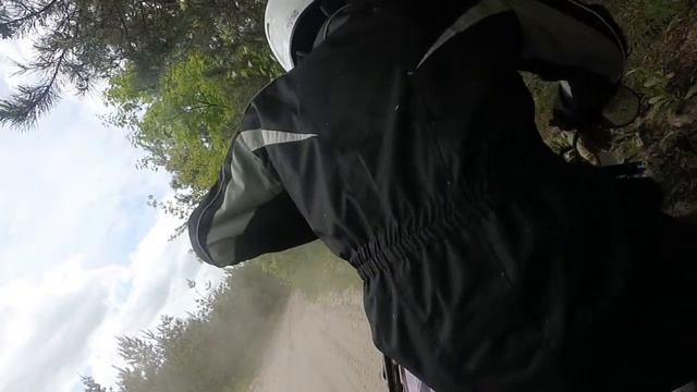 Africa Twin 750 Поїздка по пісочку Go to the forest on the sand Поездка в лес смотреть онлайн