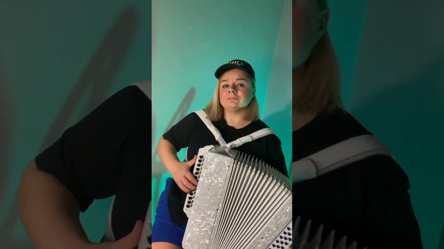 Белым снегом ❄️ #cover #баян #рекомендации #гармонь #гармонист #musican #russia #народнаяпесня смотреть онлайн