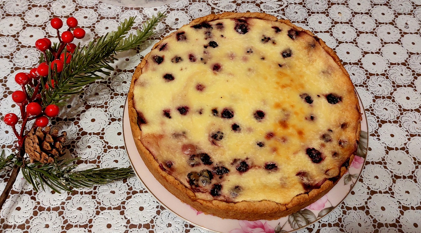 ПИРОГ С ЯГОДАМИ,В ТВОРОЖНО СМЕТАННОЙ ЗАЛИВКЕ,КОТОРЫЙ ЛЮБЯТ ВСЕ! смотреть онлайн