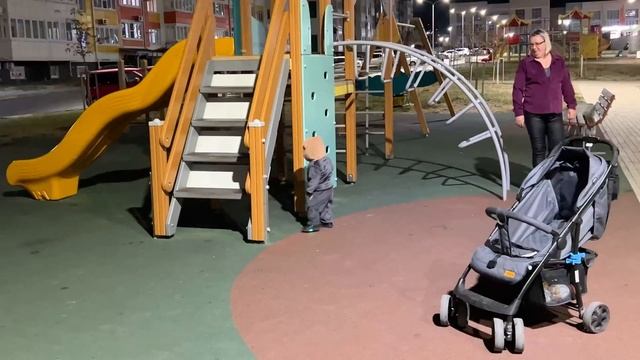 Зачем дарить жене цветы просто так? Второй день в Анапе, микрорайон Горгиппия.