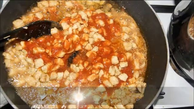 Макароны под соусом Долмио с курицей смотреть онлайн