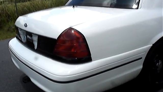 2000 FORD CROWN VICTORIA POLICE INTERCEPTOR 93K MILES - XPECIAL MOTORS - ORLANDO, FL - OVERALL VIEW смотреть онлайн