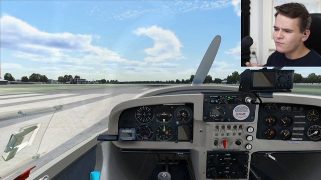 Why Do People HATE This Flight Simulator? - WORLD OF AIRCRAFT's Glider Simulator смотреть онлайн