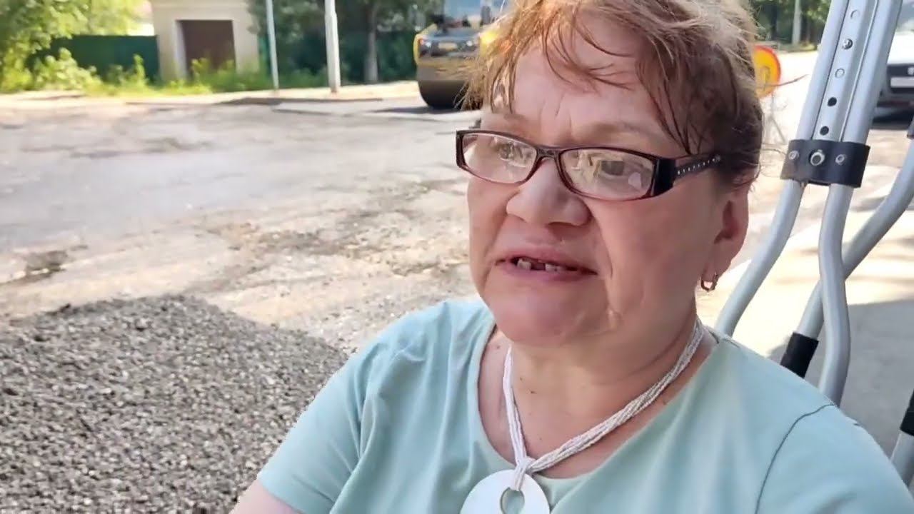 «Передвигаться на инвалидной коляске невозможно»: жительница Звенигорода о новом тротуаре смотреть онлайн