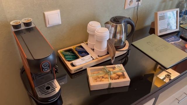 Люкс с дополнительным местом для детей - Обзор номера в отеле "Новый Петергоф" смотреть онлайн