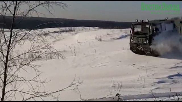Отжиг на снежном поле вездехода BV-206 Лось смотреть онлайн