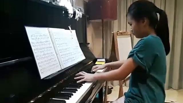 Chopin Waltz in C#minor Op64 No2 🎹 Angie смотреть онлайн