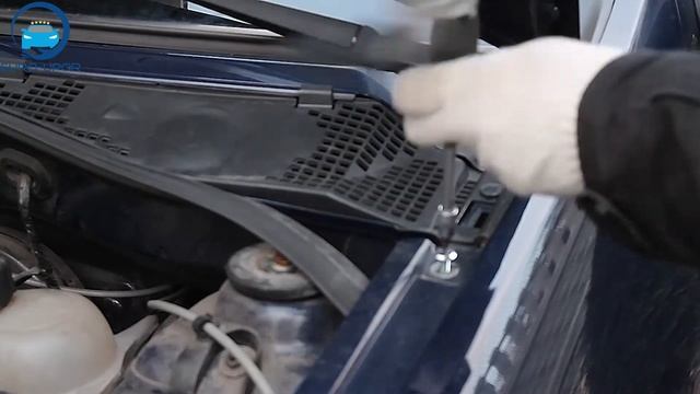 Установка амортизаторов капота на Renault Logan / Рено Логан смотреть онлайн