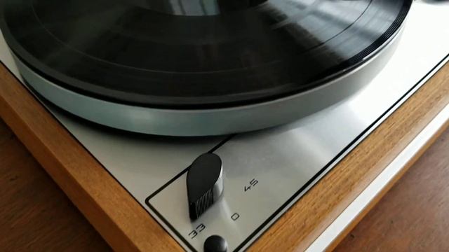 Thorens TD166 Turntable смотреть онлайн