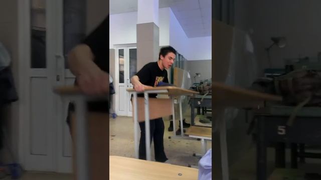 когда нечего делать на уроках смотреть онлайн