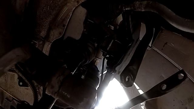 Honda Odyssey RA6 RA9 замена втулок реактивной тяги YUSA 51391-S84-A01 前部縦方向推圧ブッシュのホンダのオデッセイの取り替え смотреть онлайн