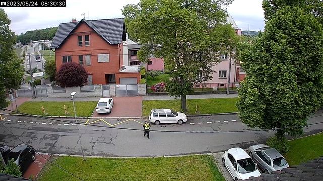 Ukázkové video z kamery Xiaomi Mi 360° Security Camera 2K: ulice za jasného dne смотреть онлайн