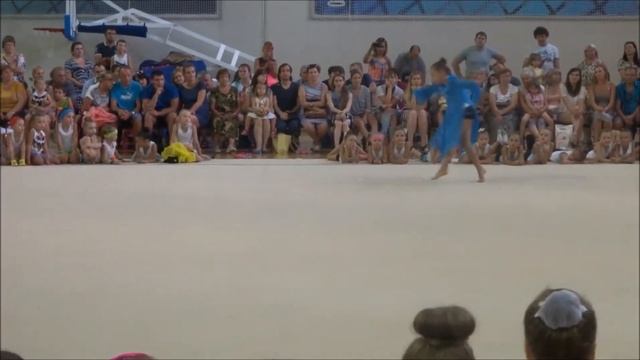 Сборы: открытые уроки и выступления гимнасток смотреть онлайн