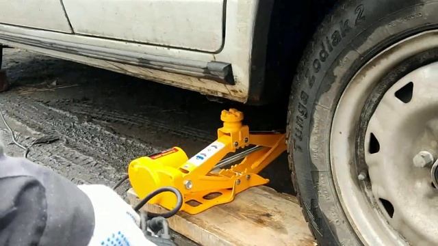 Домкрат автомобильный, электрический, 12V, распаковка, тестирование. смотреть онлайн