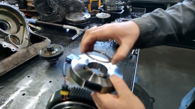 Peugeot 508 RXH Hybrid4 ремонт редуктора заднего мотора/repair of the rear electric motor gearbox. смотреть онлайн
