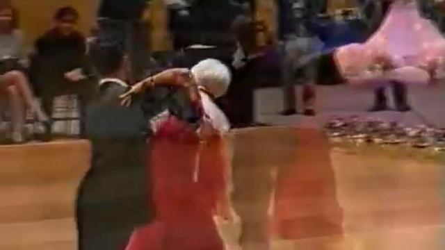 Young Luca Baricchi & Loraine Barry Foxtrot Demo смотреть онлайн