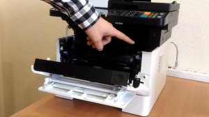 Замена картриджа в МФУ Kyocera ECOSYS m2040dn, ECOSYS m2540dn, ECOSYS m2640idw